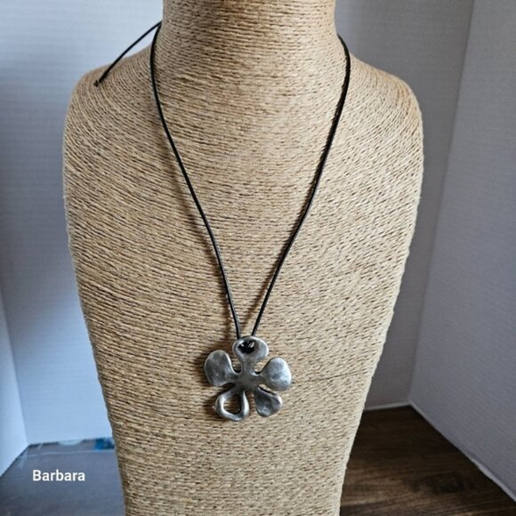 Vintage Danon Silver 5Petal Flower Pendant on Cord Necklace - Picture 5 of 5